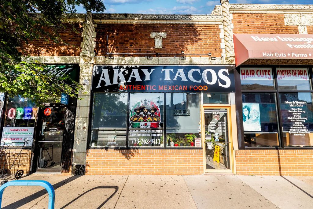 7360 N Clark Street, Chicago, 60626