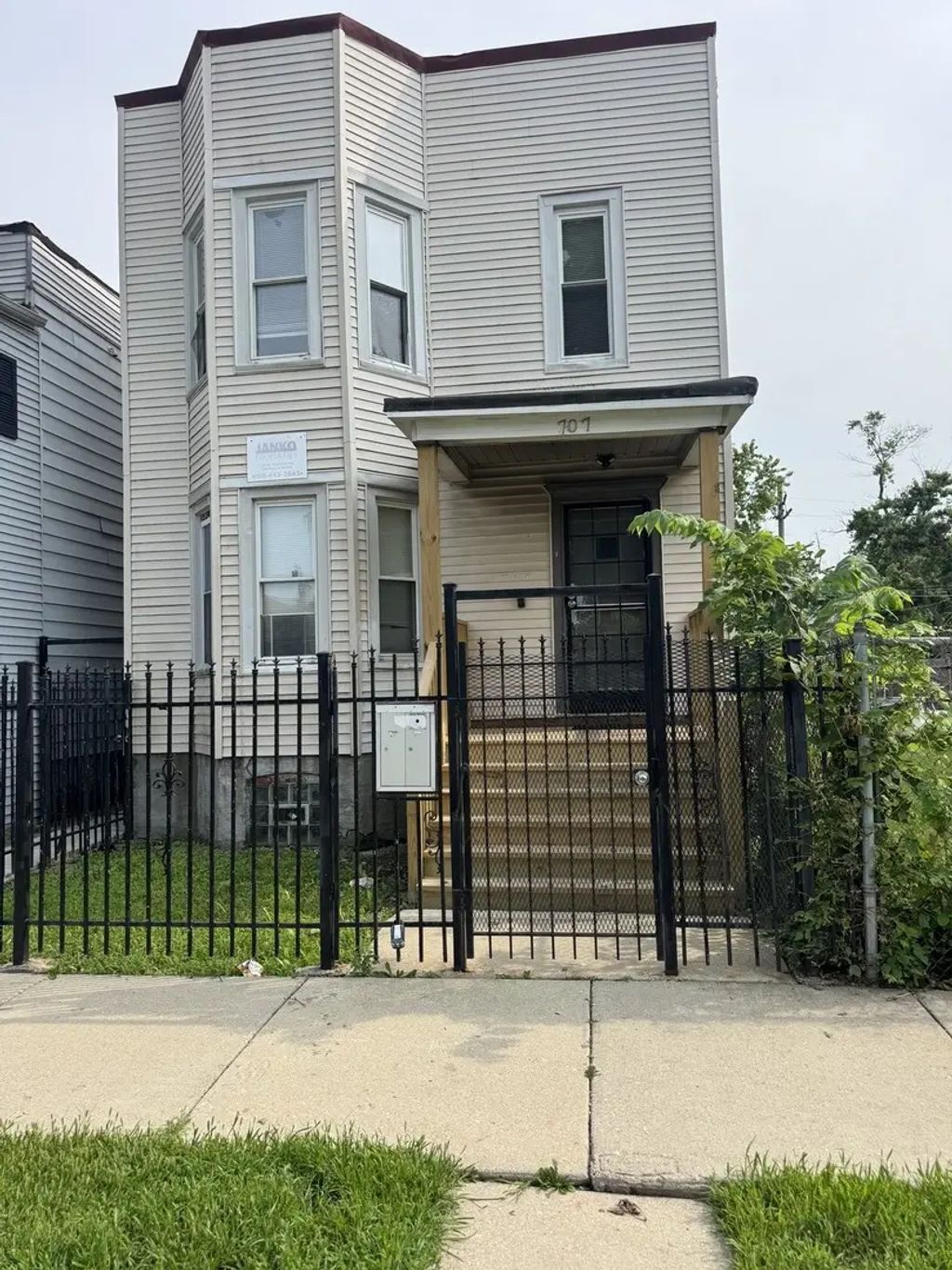 707 E 92nd Place, Chicago