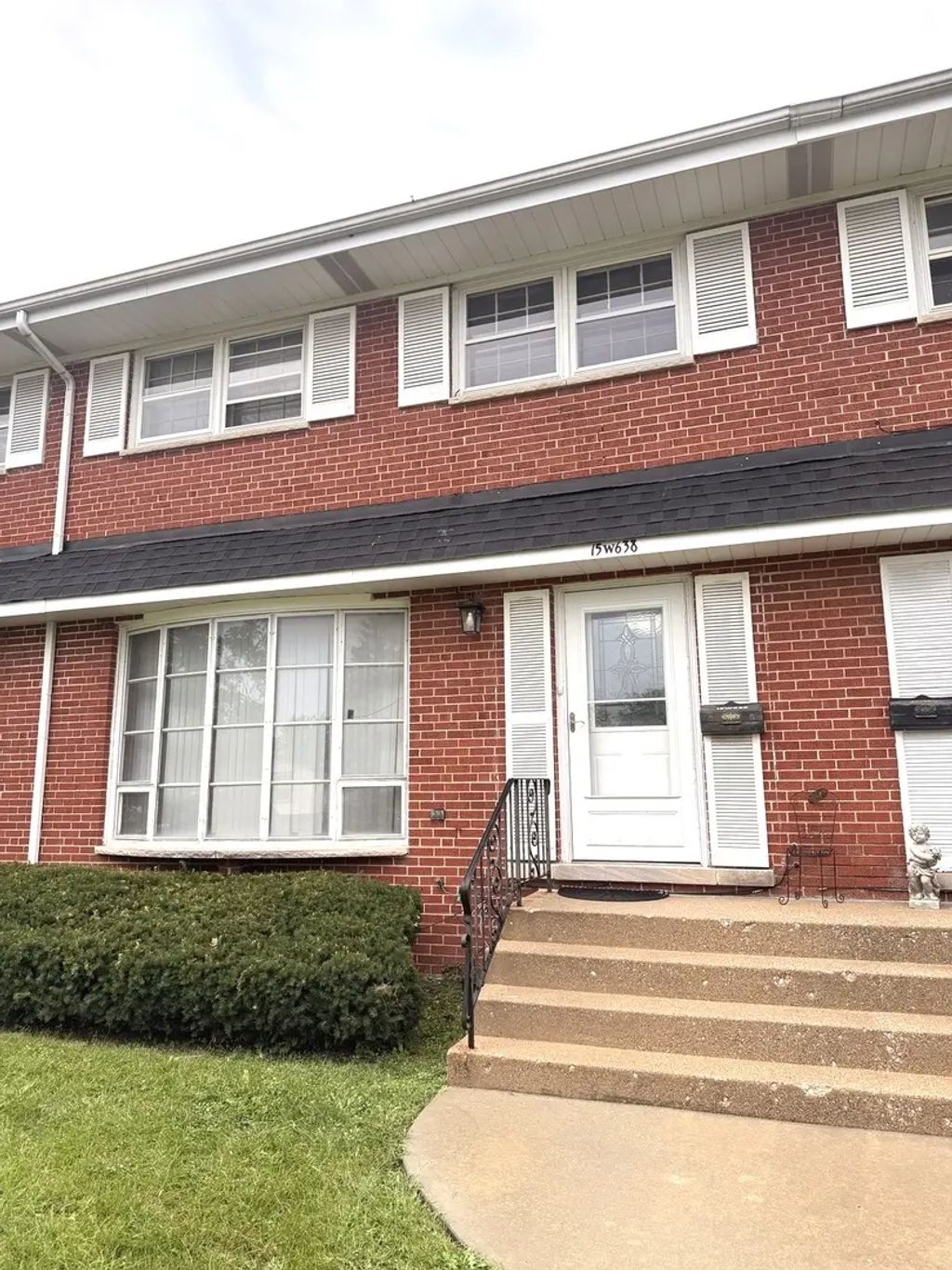 15w638 Virginia Lane, Elmhurst