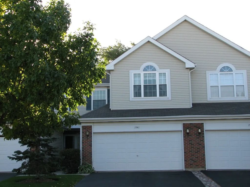 1941 Blackberry Lane, Hoffman Estates