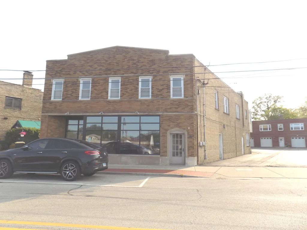 328 Green Bay Road 3, Highwood