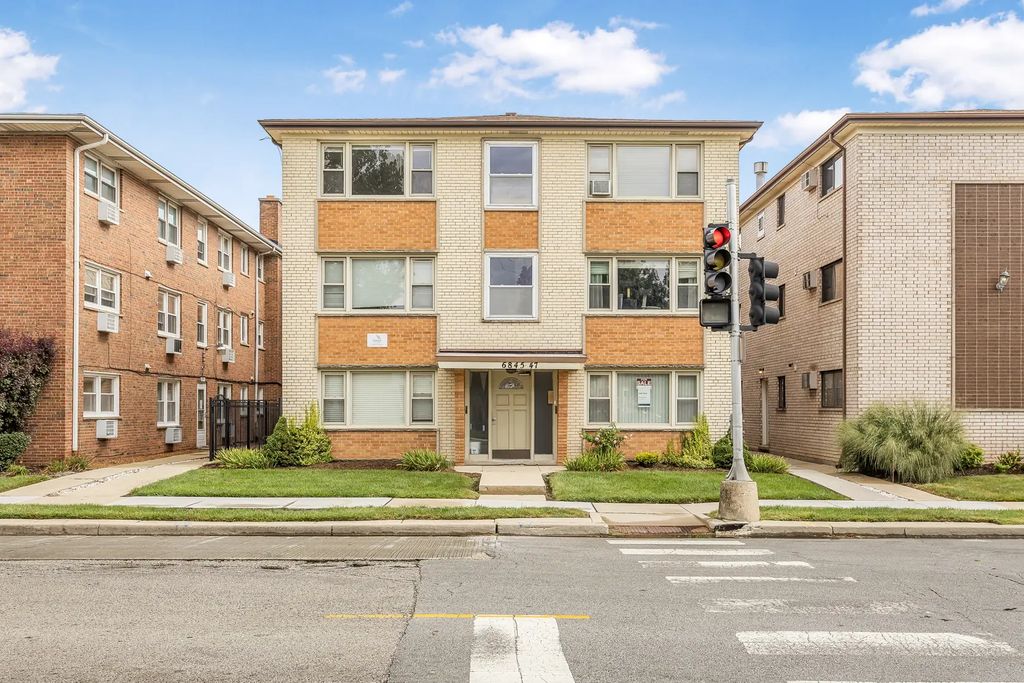 6845 N Northwest Highway 3e, Chicago