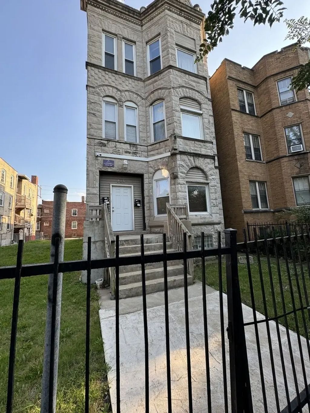 705 W Garfield Boulevard 1, Chicago, 60621