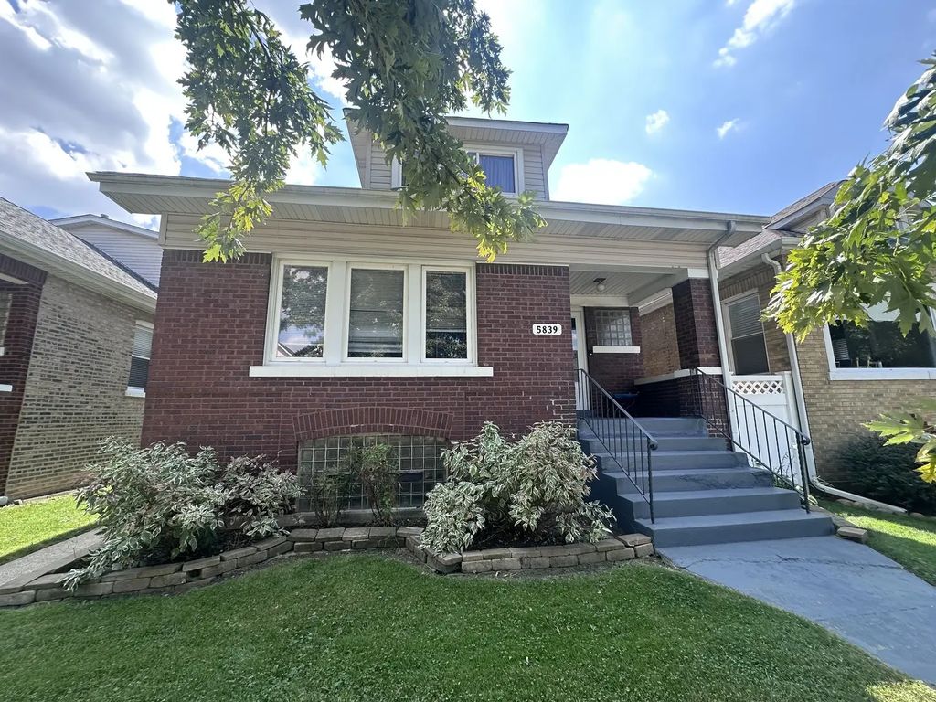 5839 W Eastwood Avenue, Chicago, 60630
