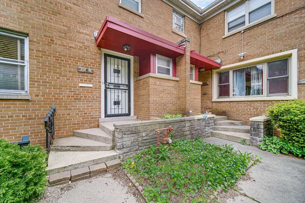7248 N Ridge Boulevard, Chicago, 60645