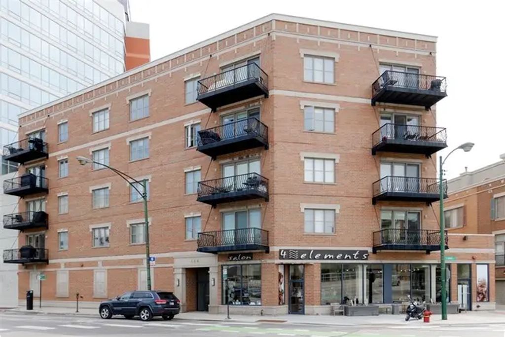 544 N Milwaukee Avenue 402, Chicago, 60642