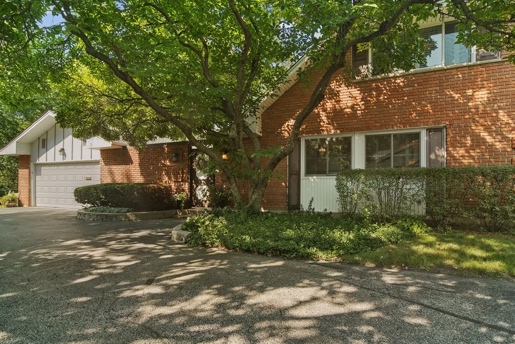 4 Stuart On Oxford Street, Rolling Meadows