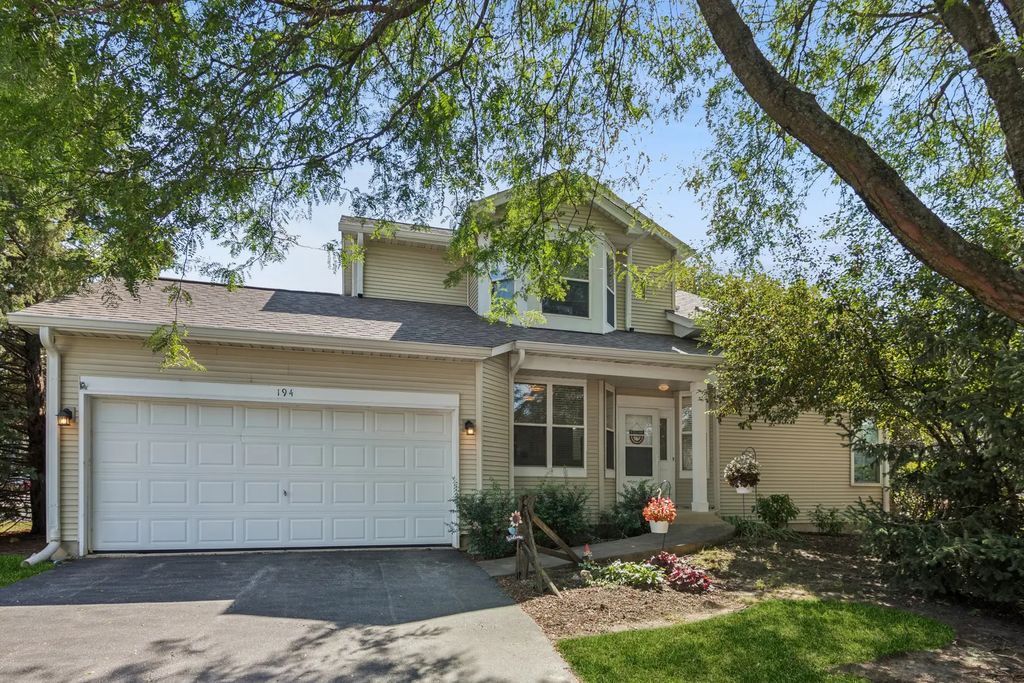 194 Aspen Court, North Aurora