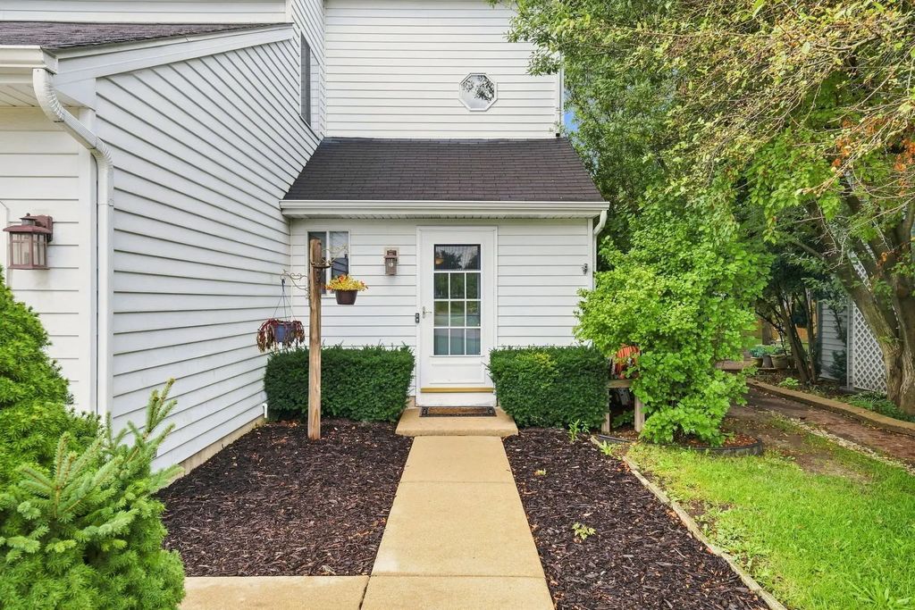 1022 Midlane Drive, Aurora