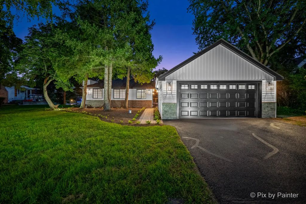 34803 N Hiawatha Trail, McHenry
