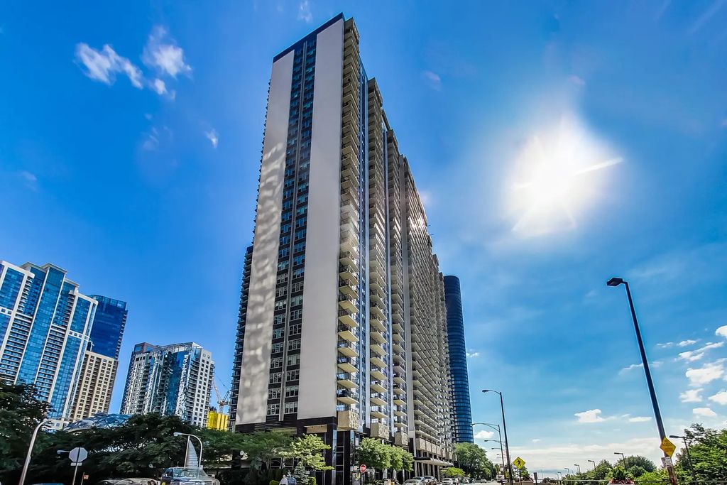 400 E Randolph Street 825, Chicago, 60601