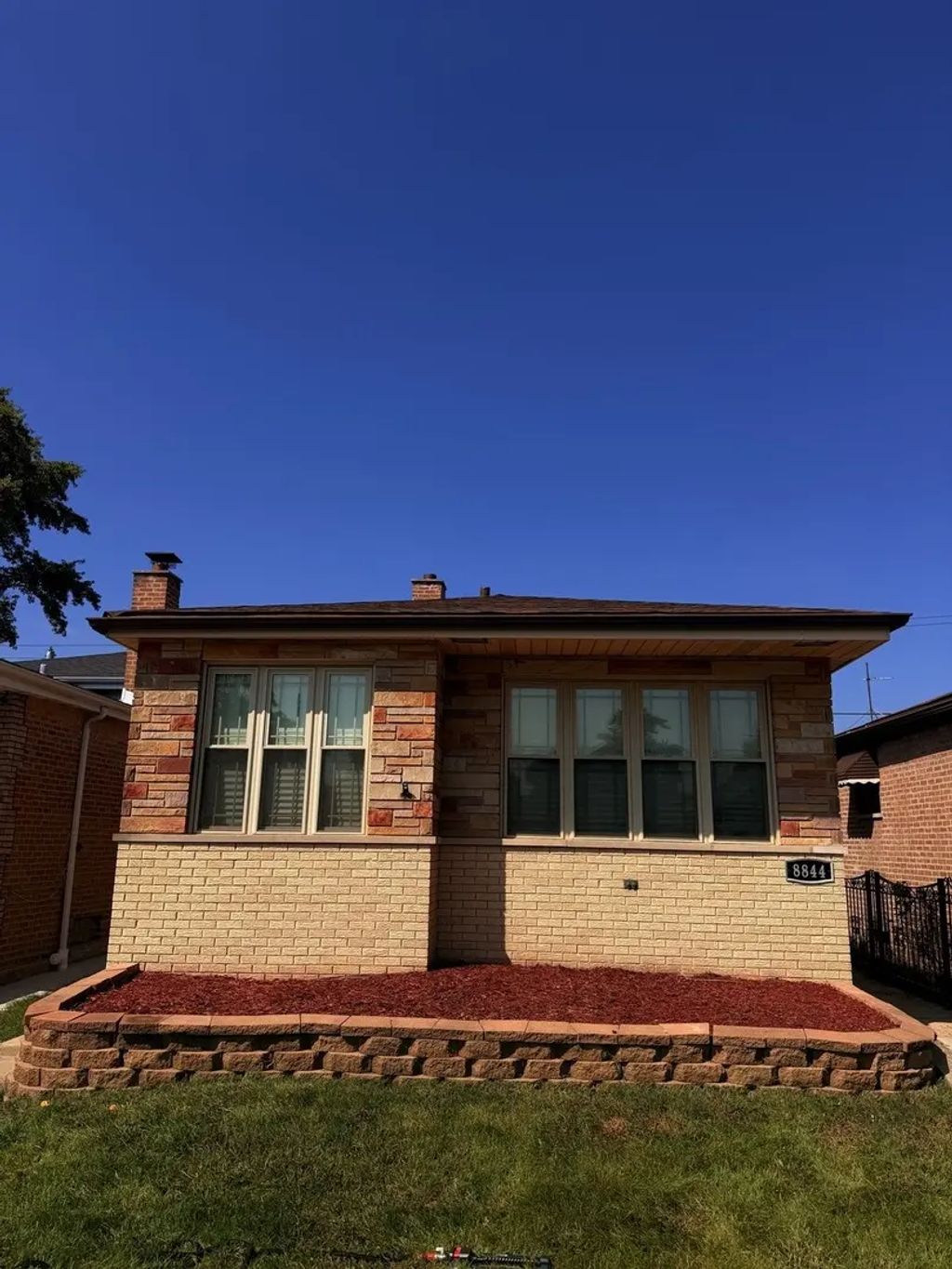 8844 S Halsted Street, Chicago