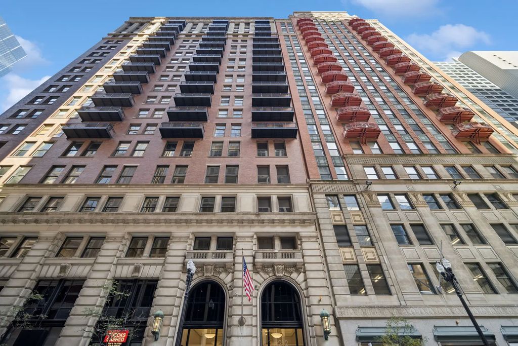 212 W Washington Street 1504, Chicago