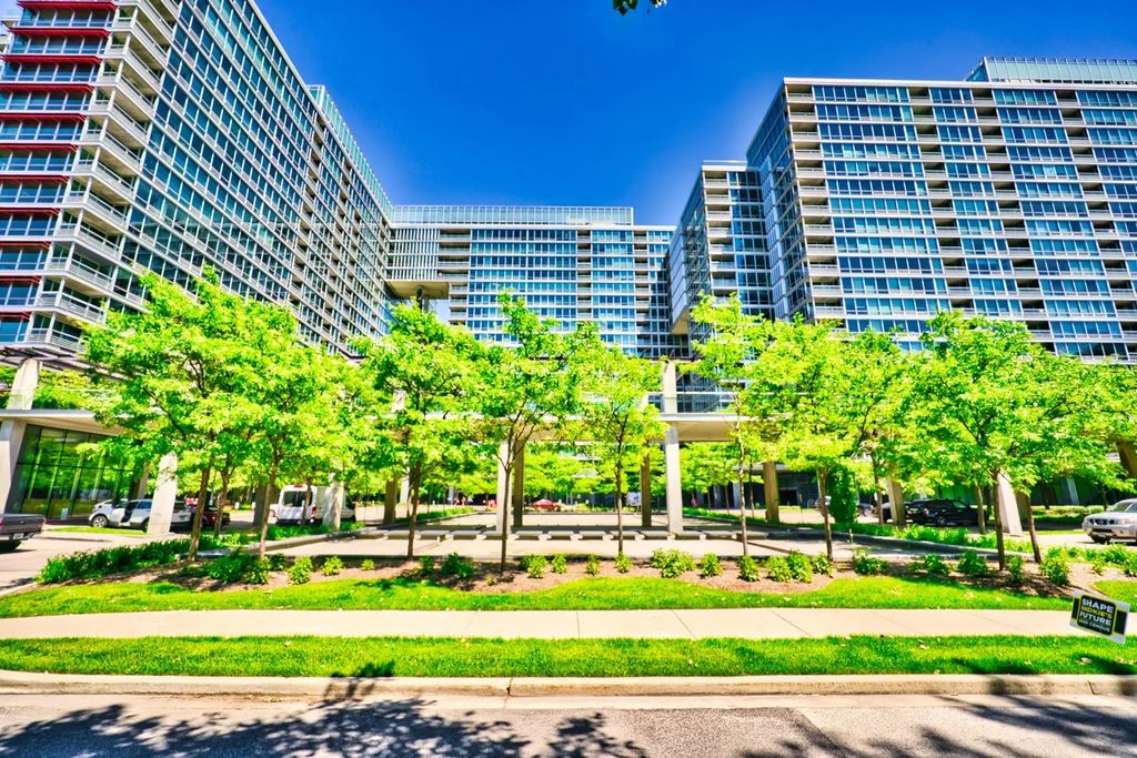9655 Woods Drive 407, Skokie, 60077