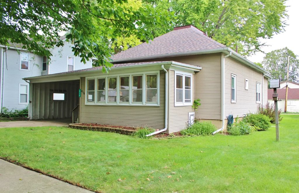 416 E Benton Street, Morris