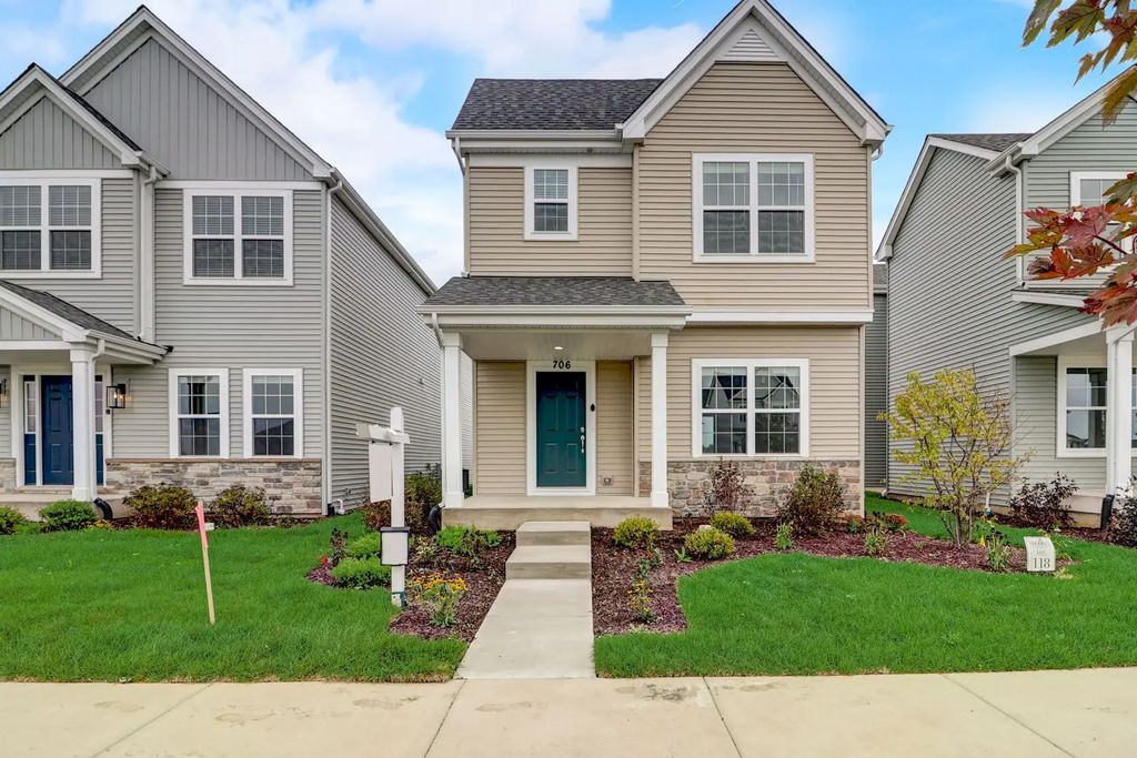 706 Station Boulevard, Elburn