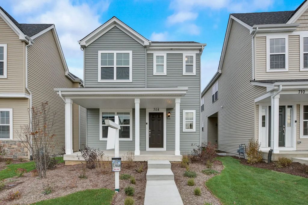 708 Station Boulevard, Elburn