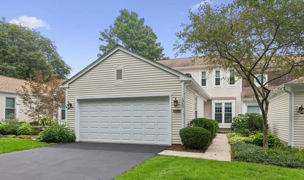 1969 Wexford Circle, Wheaton