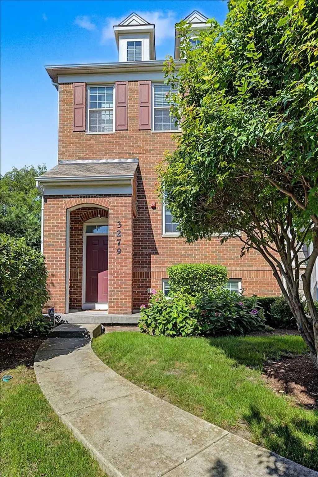 3279 Coral Lane, Glenview