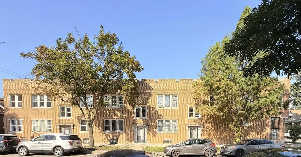 2433 W Lithuanian Plaza Court, Chicago, 60629