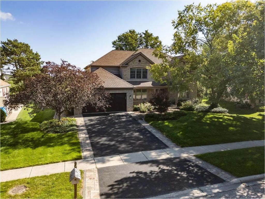 360 Ambria Drive, Mundelein