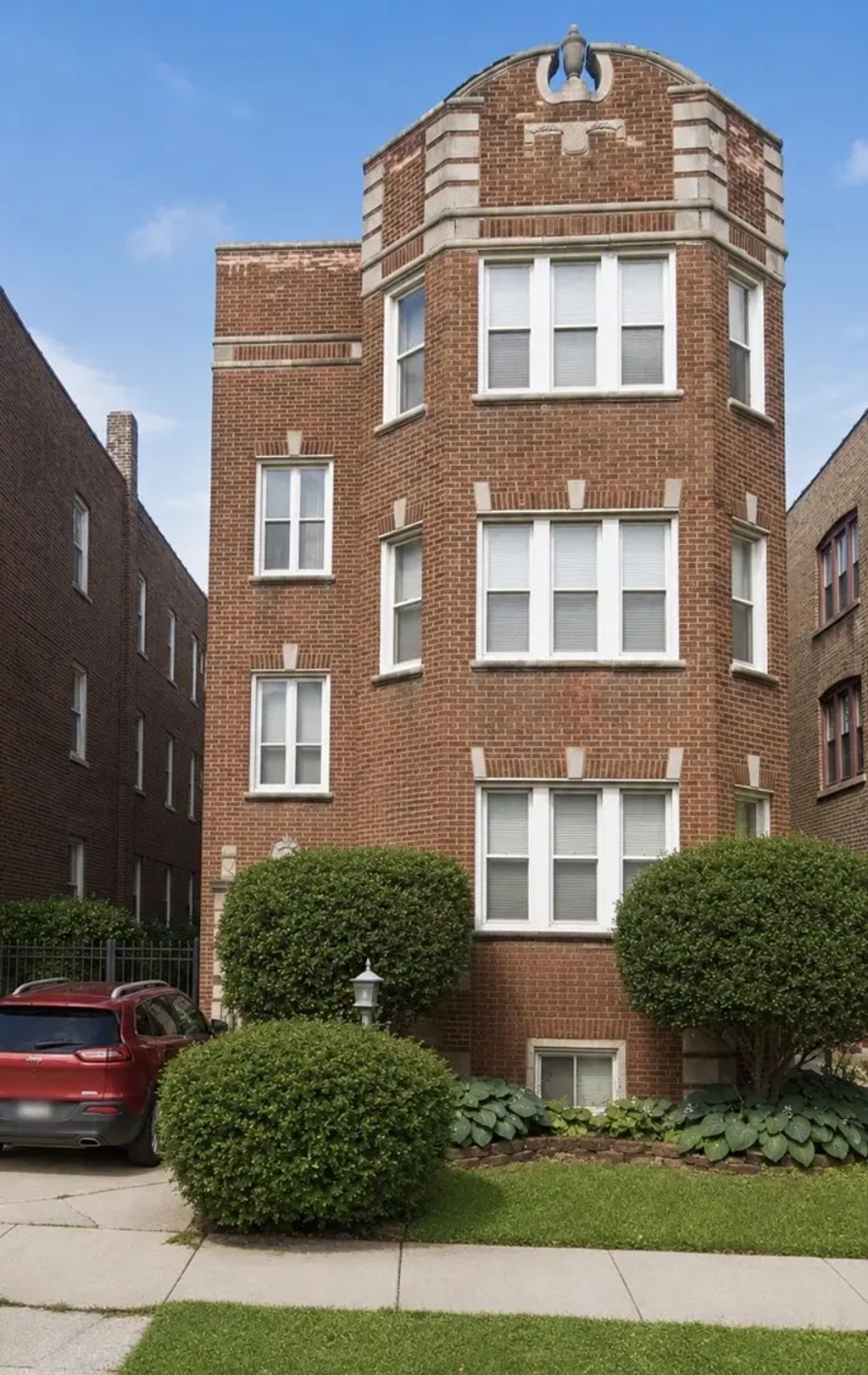 8828 S Dante Avenue, Chicago