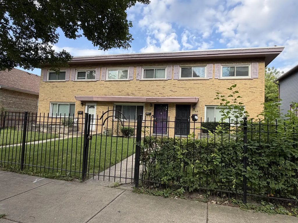 1742 Brown Avenue, Evanston, 60201