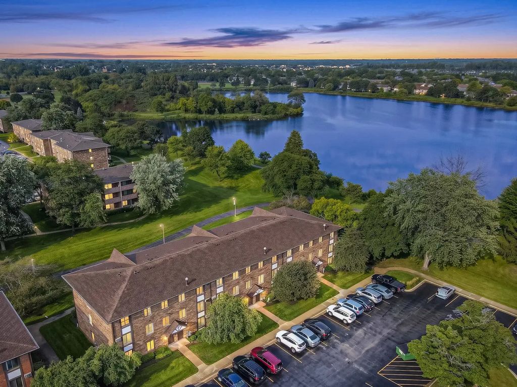 3 Timber Lane 3, Vernon Hills