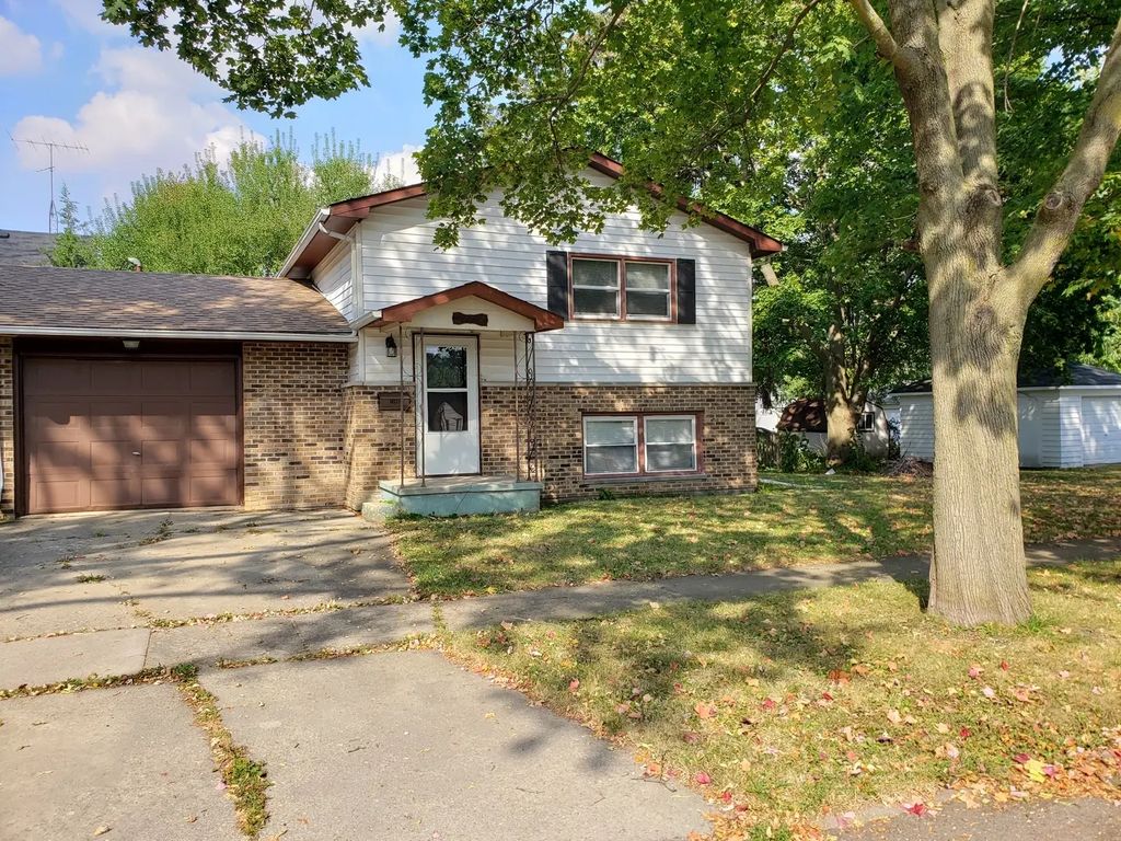 1003 Prospect Street Half, DeKalb