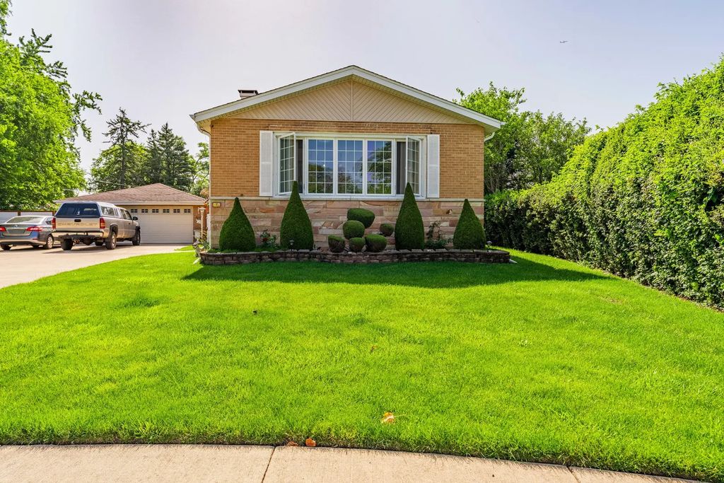 433 E Cherry Hill Drive, Addison