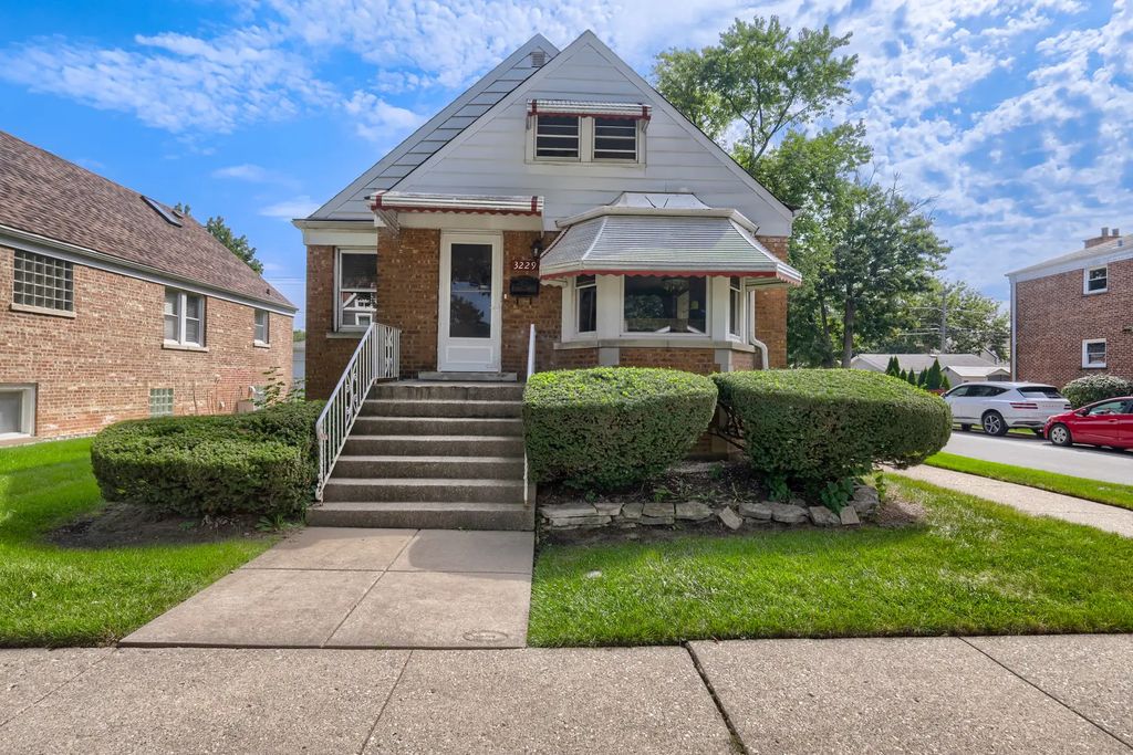 3229 Highland Avenue, Berwyn