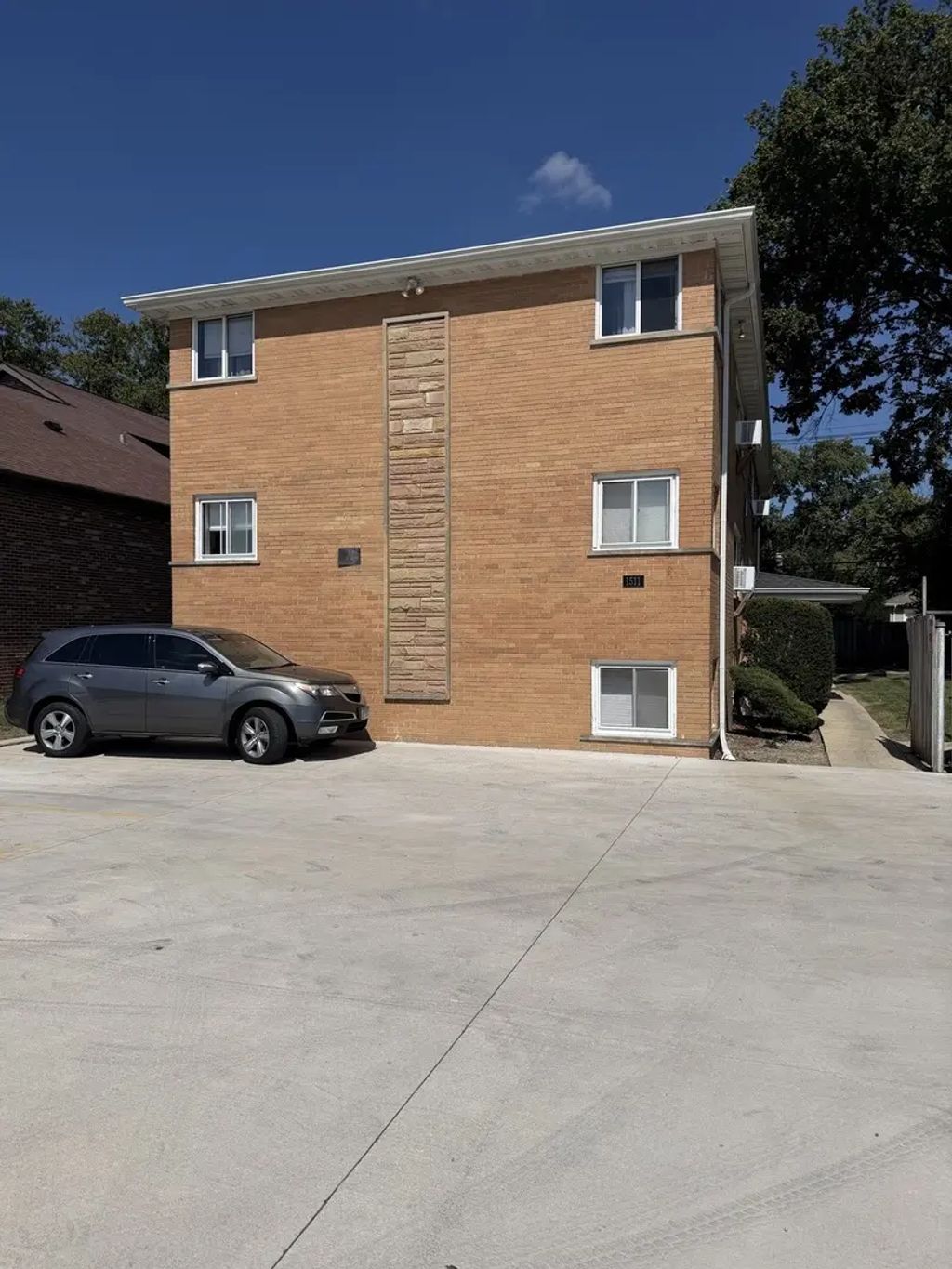1511 E Roosevelt Road 1, Wheaton