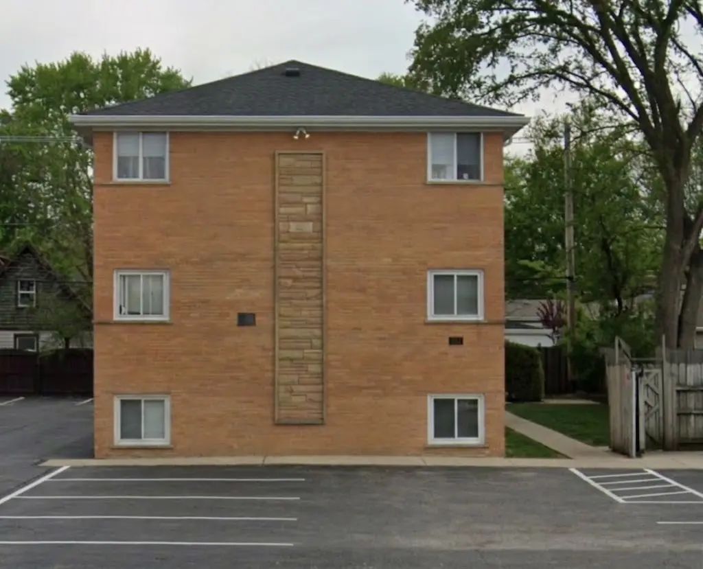 1511 E Roosevelt Road 1, Wheaton