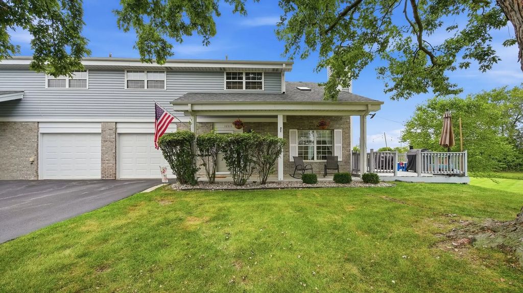16514 Coachwood Trail 16514, Tinley Park