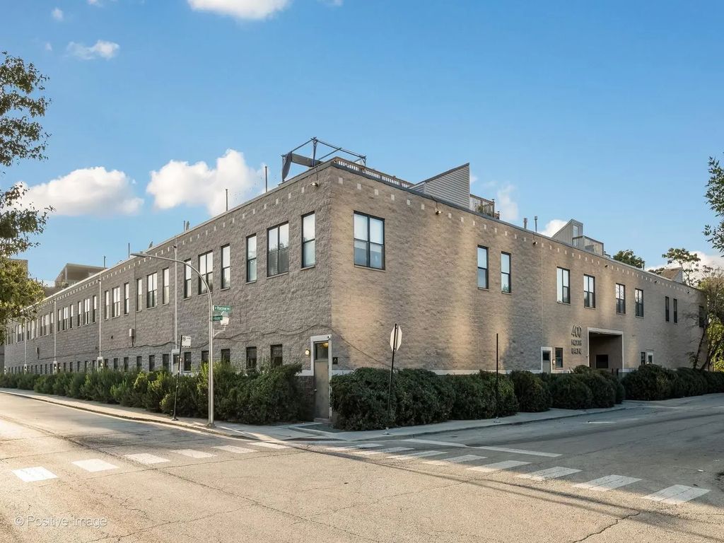 400 N Racine Avenue 105, Chicago, 60642