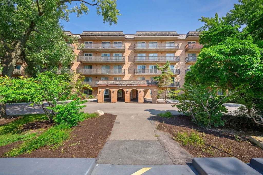 512 Redondo Drive 403, Downers Grove, 60516