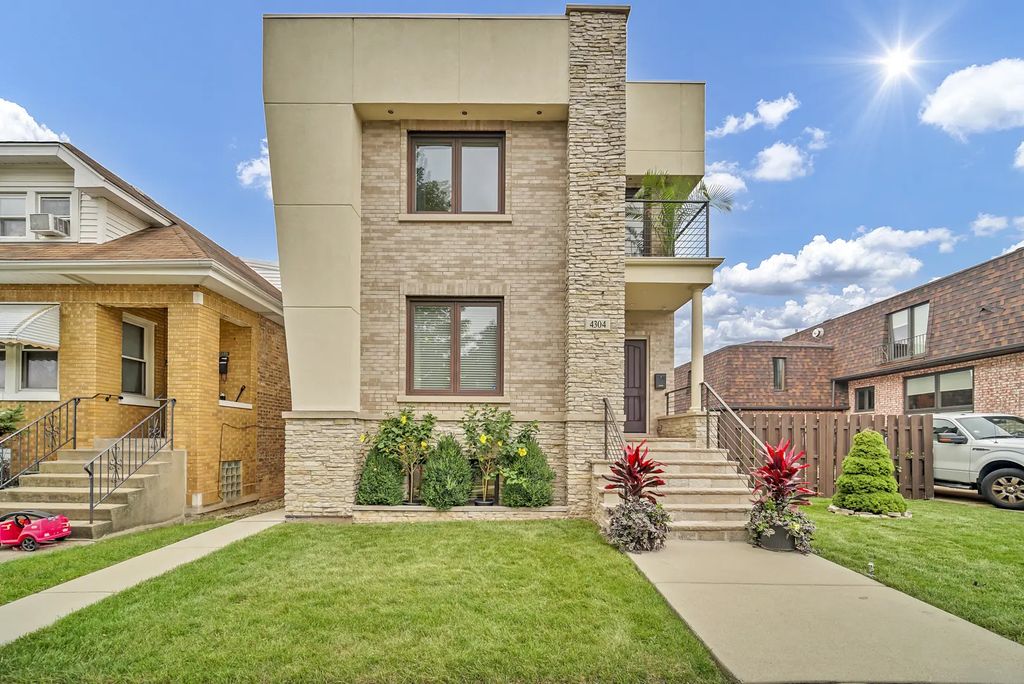 4304 N Overhill Avenue, Norridge