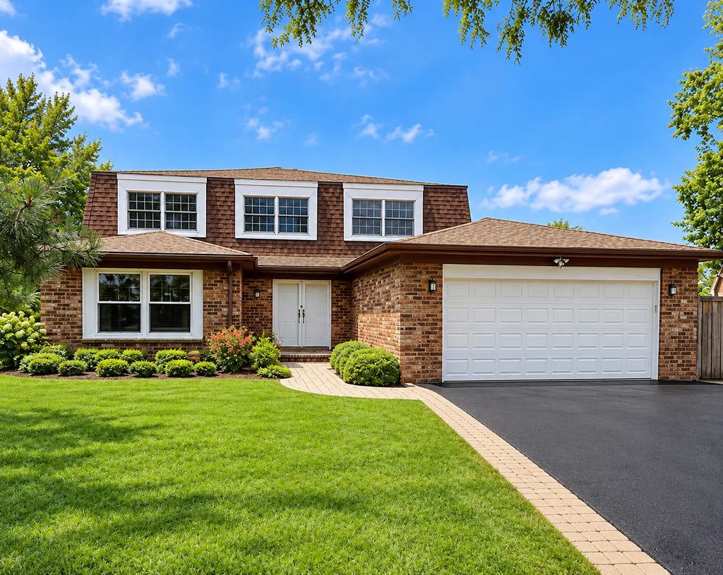 11 Birchwood Avenue, Deerfield