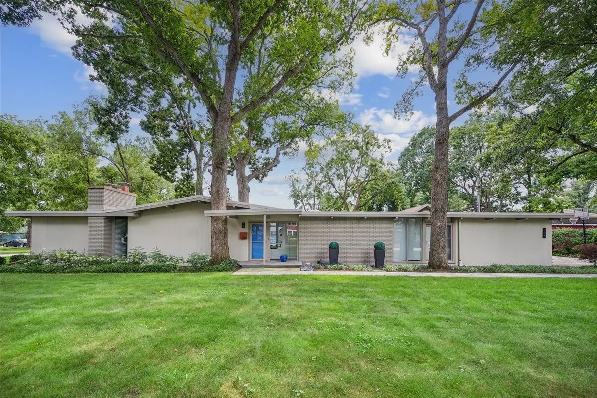 Photo of Listing #12746895