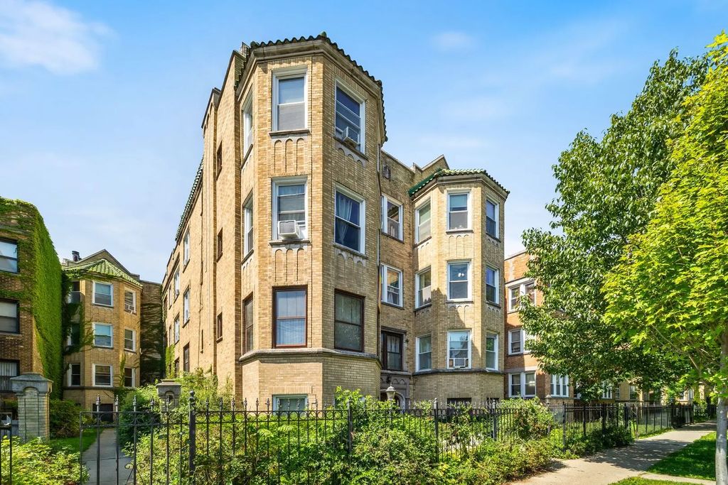 6422 N Claremont Avenue 2n, Chicago, 60645
