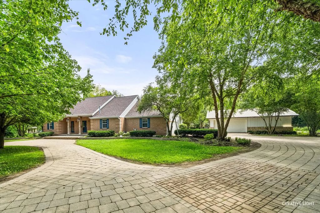 47w975 Lenschow Road, Hampshire