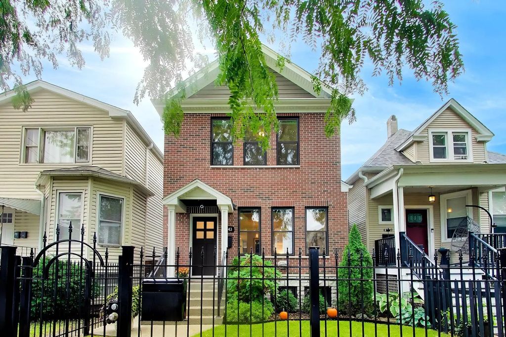 4343 N Hamlin Avenue, Chicago