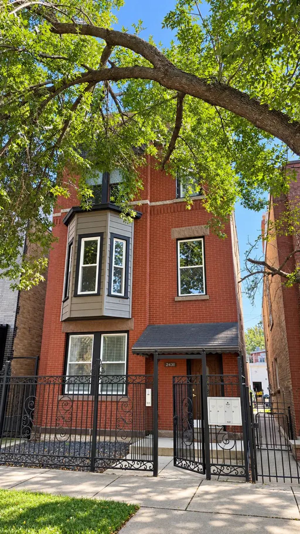 2631 W Superior Street 1, Chicago, 60612