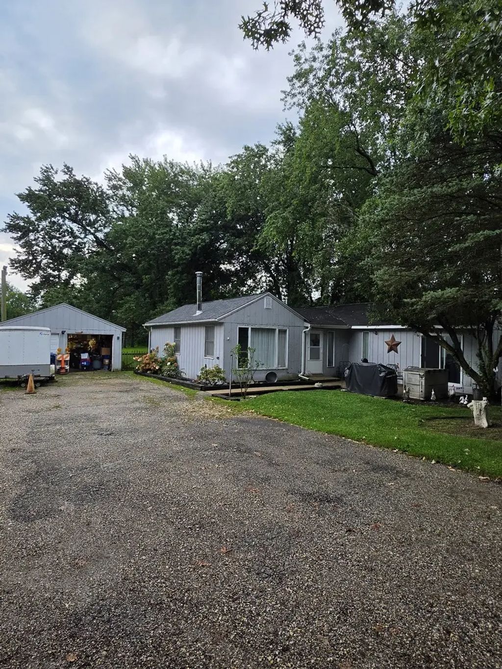 207 W Lincoln Road, McHenry
