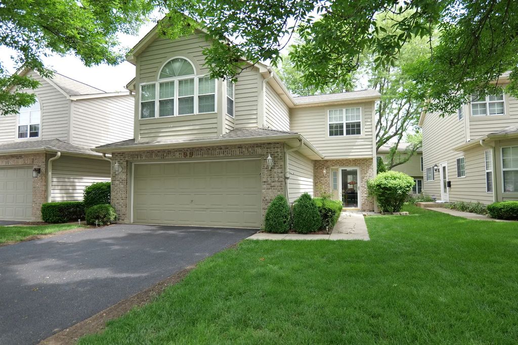 99 Townsend Circle, Naperville