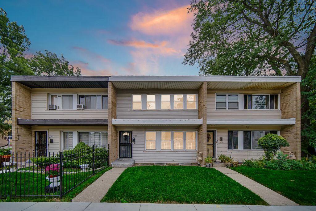 2303 E 100th Street, Chicago
