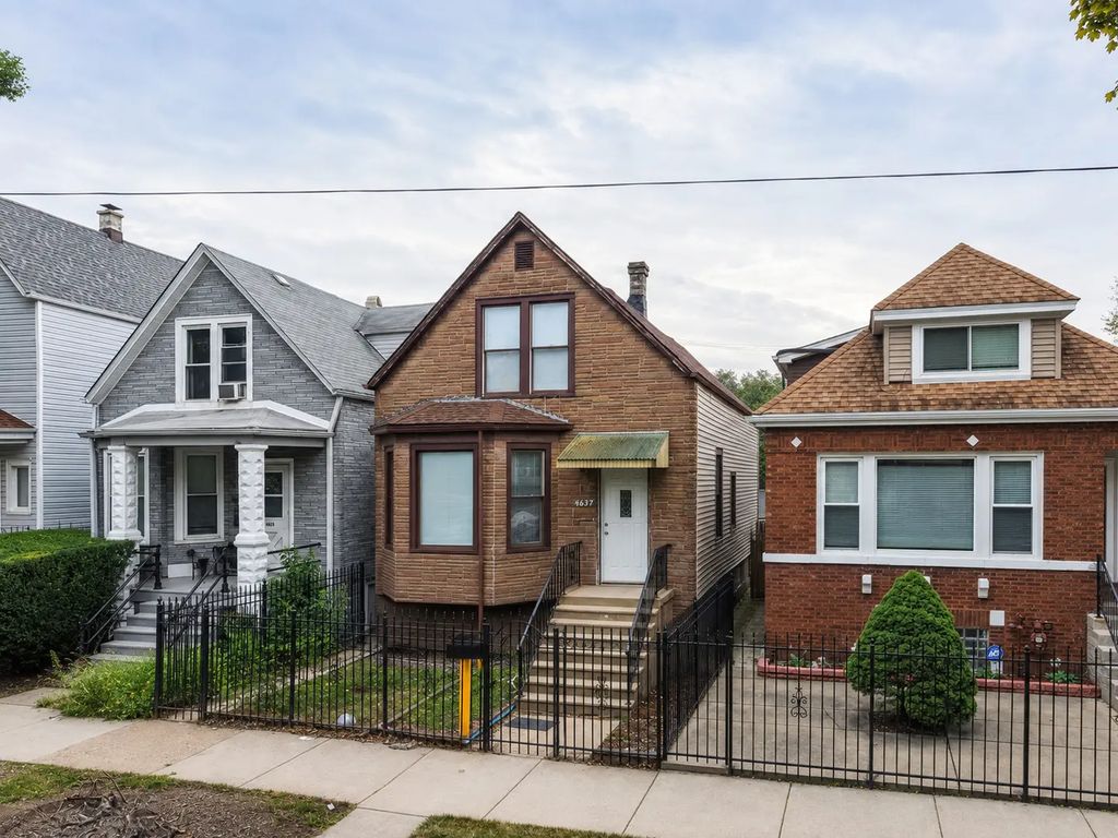 4637 W Mclean Avenue, Chicago