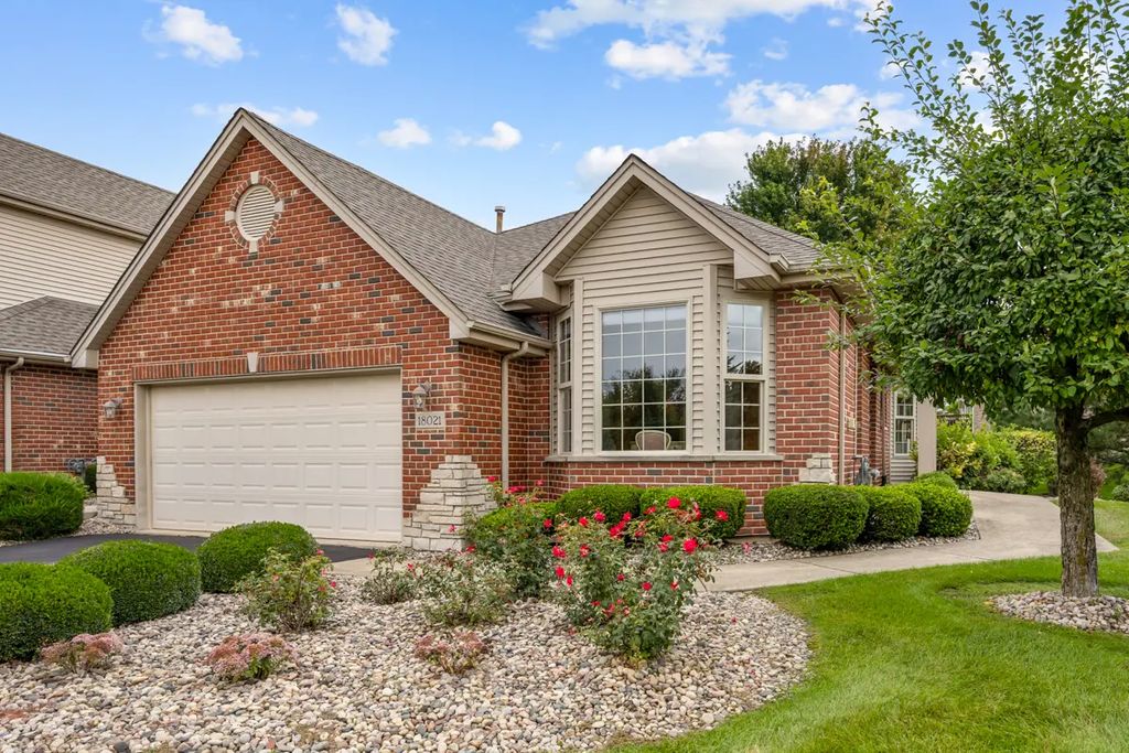 18021 Breckenridge Boulevard, Orland Park