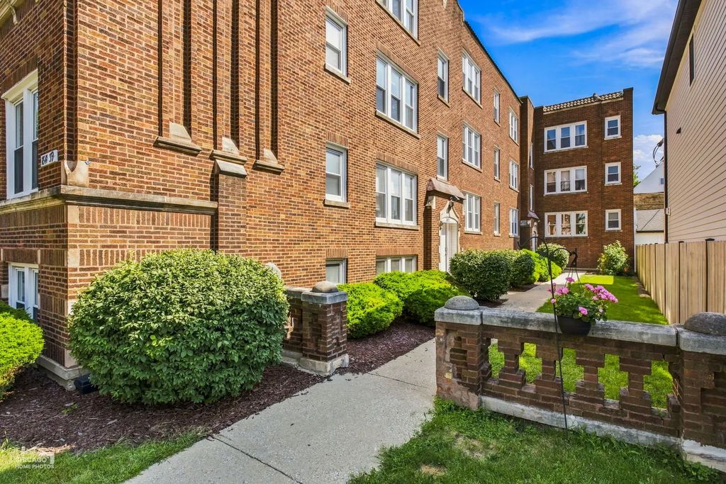 1839 N Monticello Avenue 3w, Chicago, 60647