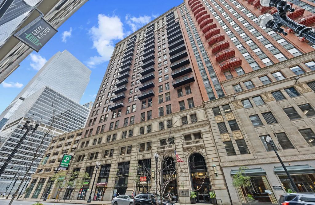 212 W Washington Street 1705, Chicago, 60606